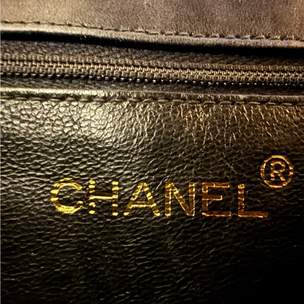 Chanel Black Quilted Patent Leather Bag - Picture 5 of 9